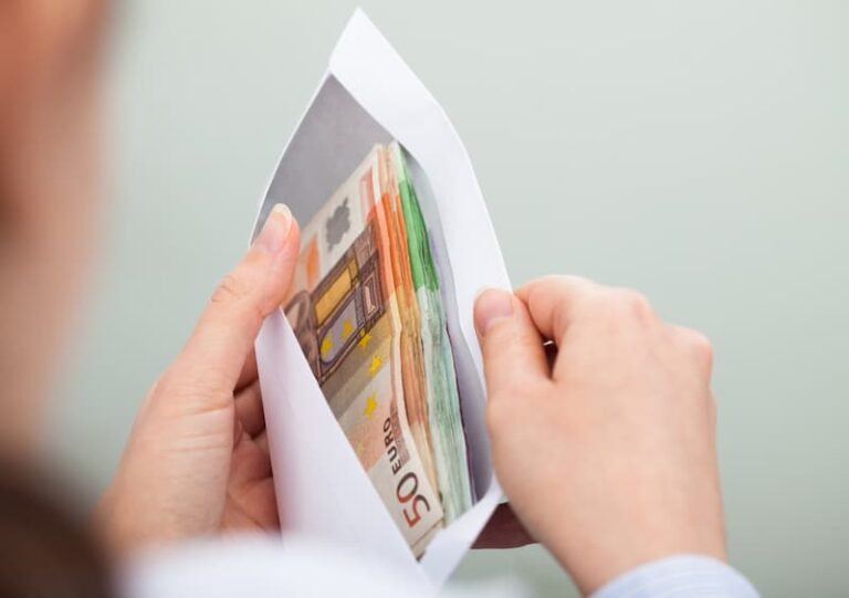 Wieviel Darf Ich Als Honorarkraft Steuerfrei Verdienen Honorarkraft: Definition & Verdienstgrenze - Bewerbung.co