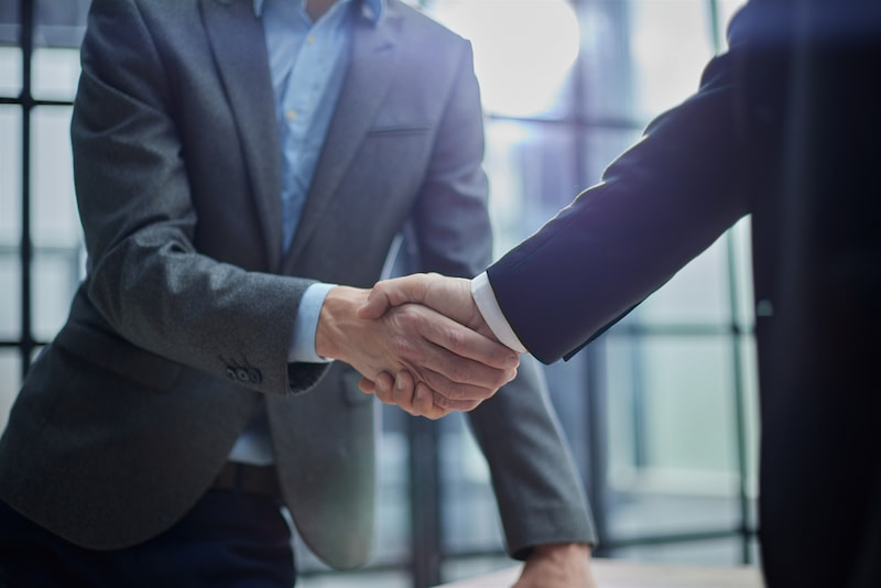 Im Tendenzbetrieb arbeiten: Chancen und Herausforderungen 1 Bei Arbeit im Tendenzbetrieb legt der Arbeitgeber Wert auf besondere Grundwerte des Angestellten.